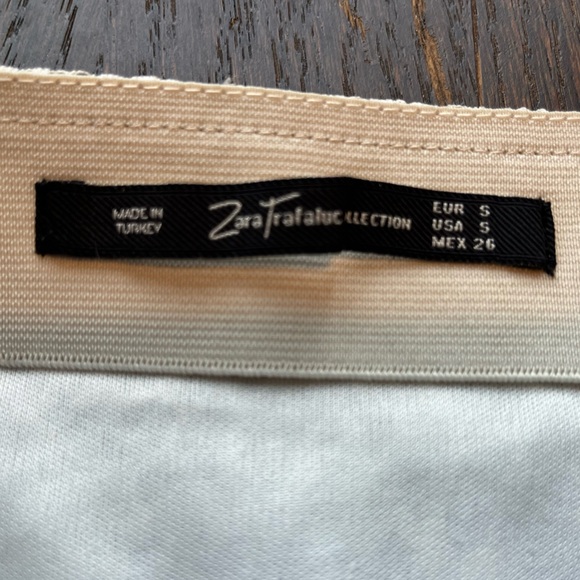 Lace Off-white fitted mini skirt Small Zara - Picture 9 of 16